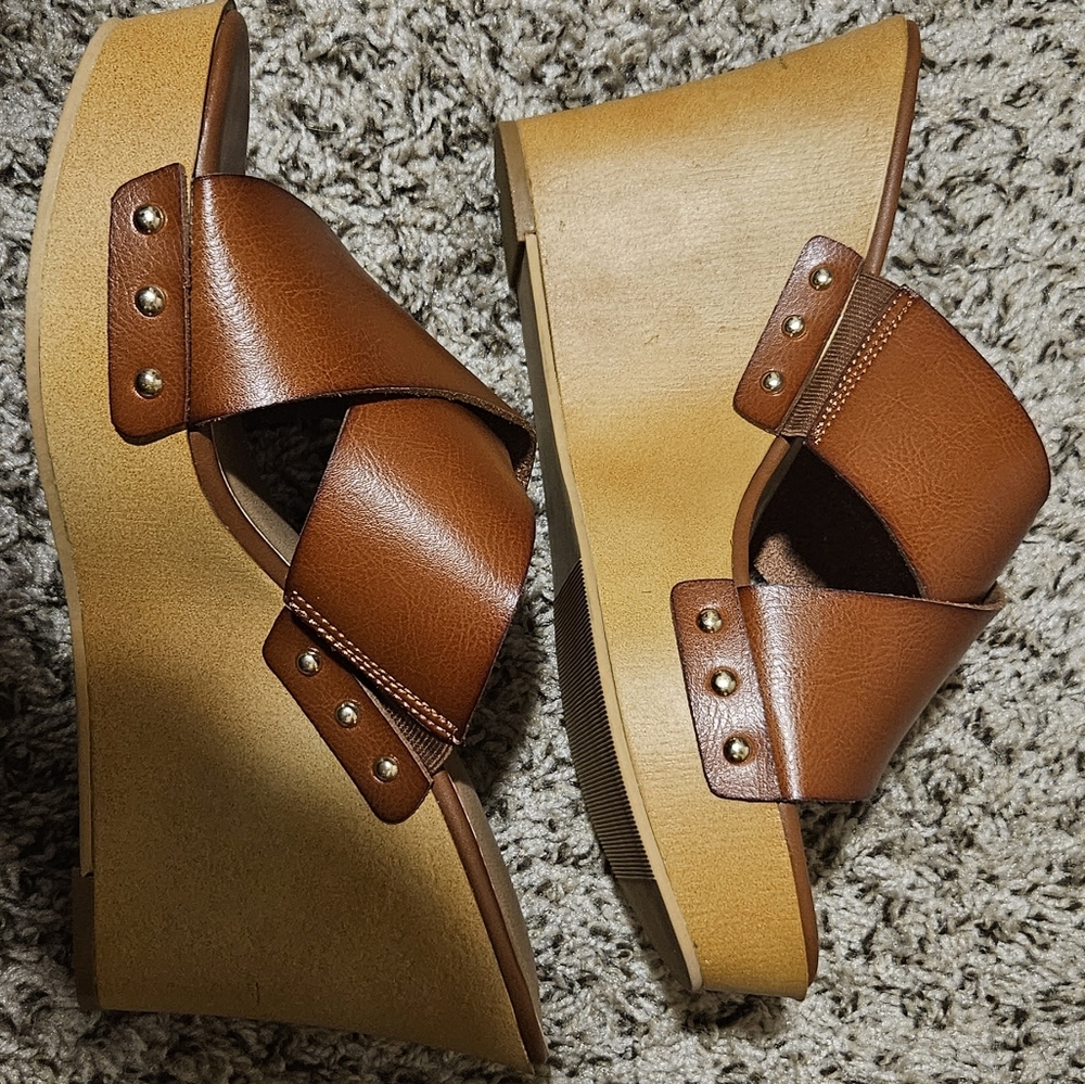TORRID BROWN PLATFORM WEDGE HEELS 10.5W